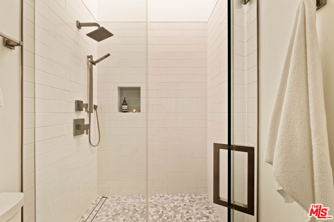 847 17th St Unit: 1