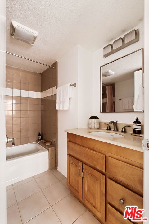 847 17th St Unit: 1