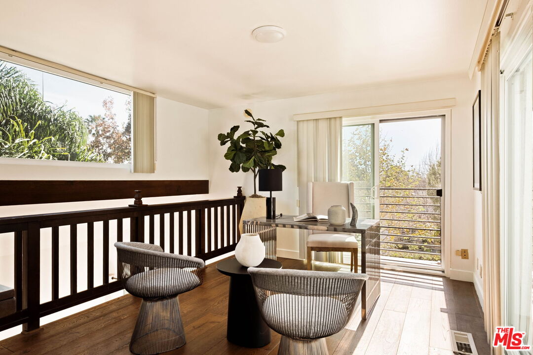 847 17th St Unit: 1