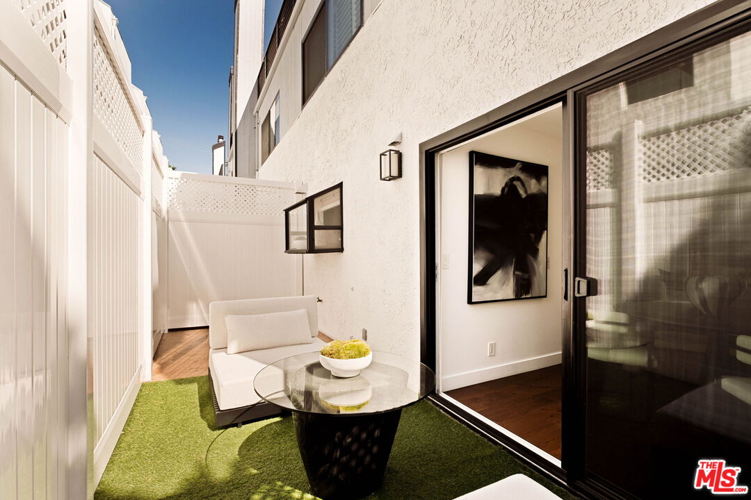 847 17th St Unit: 1