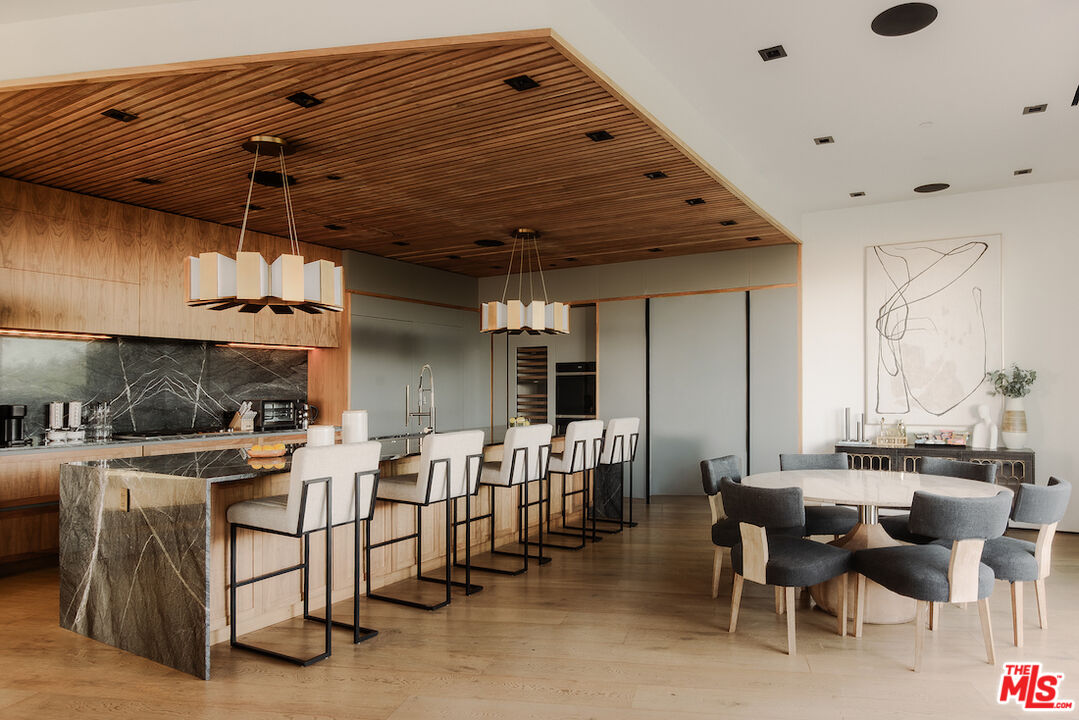 13331 Mulholland Dr