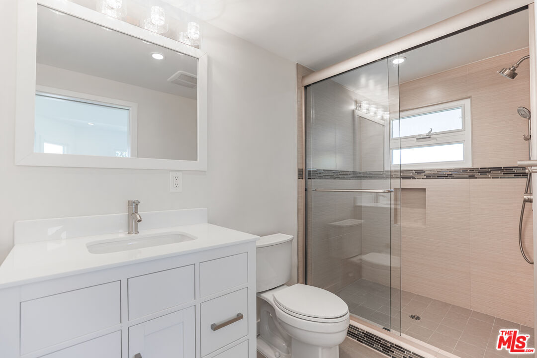 31 Breeze Ave Unit: C