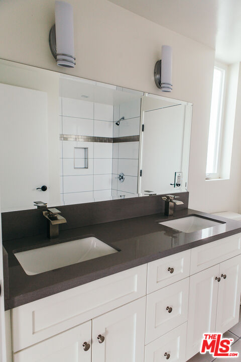 1431 S Sherbourne Dr Unit: 4