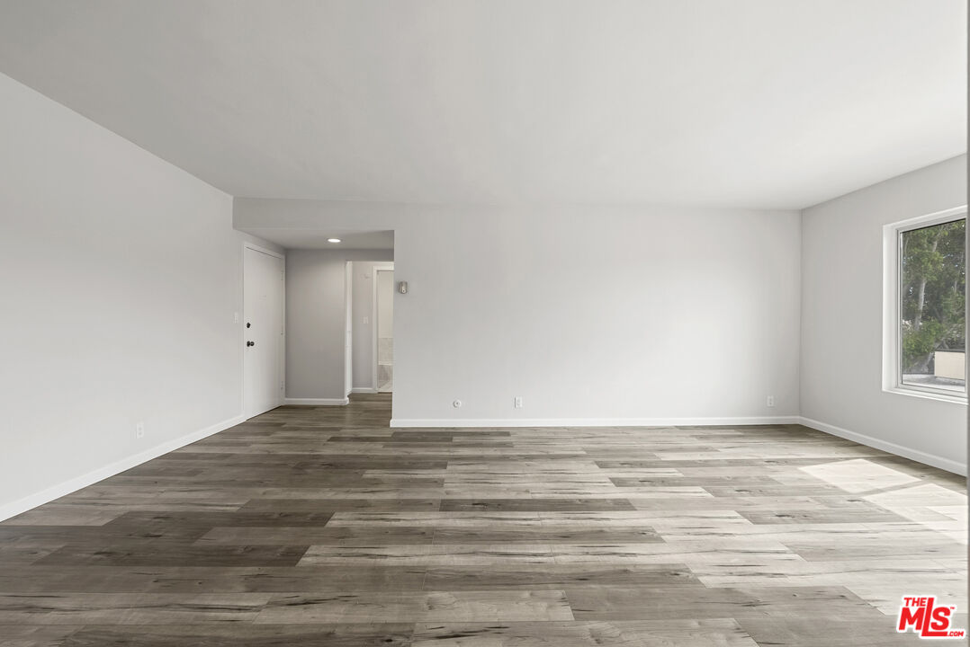 645 Westmount Dr Unit: 302