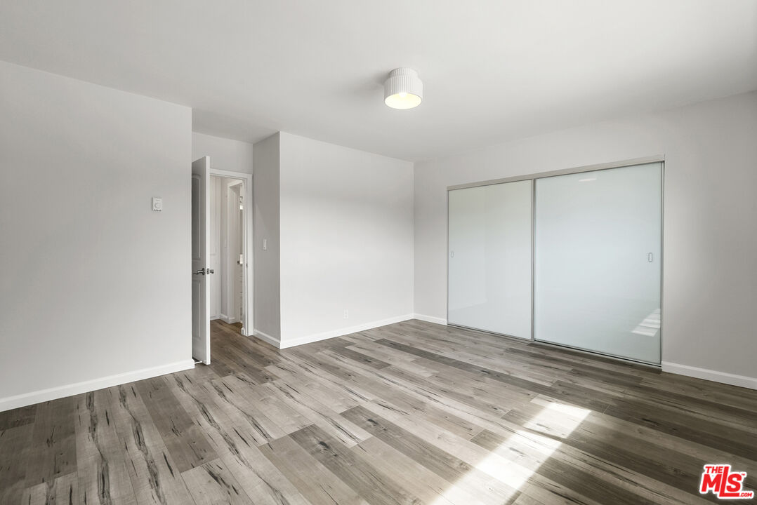 645 Westmount Dr Unit: 302