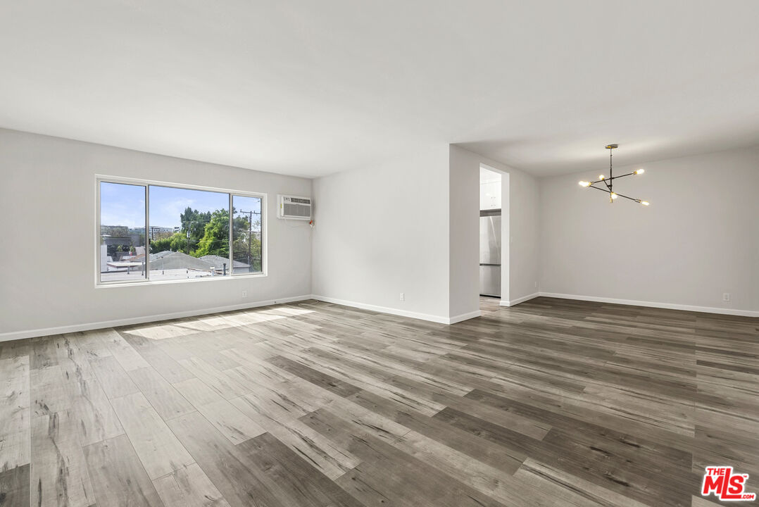 645 Westmount Dr Unit: 302