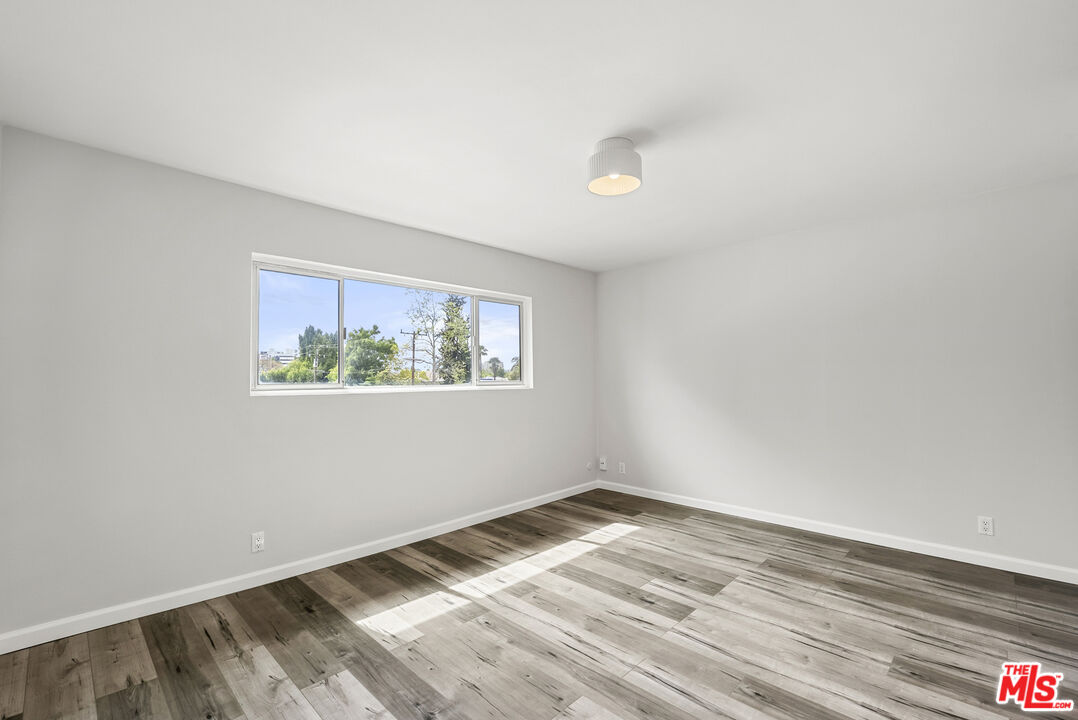 645 Westmount Dr Unit: 302