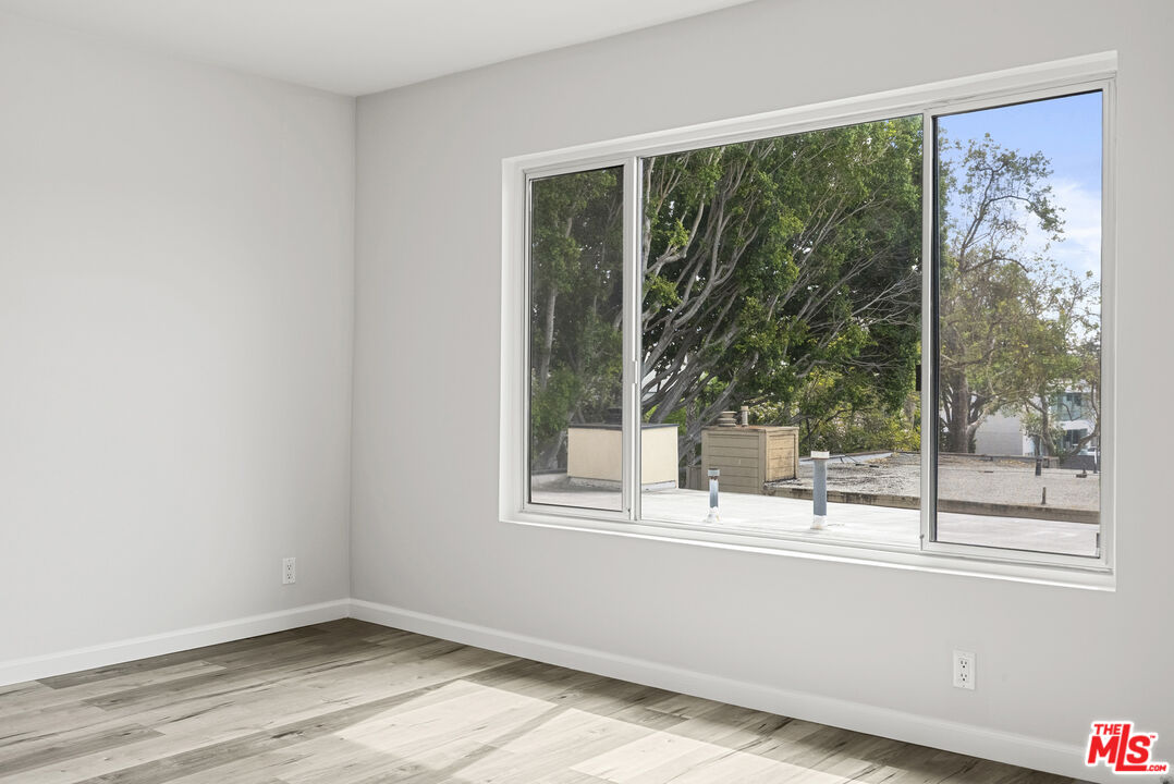 645 Westmount Dr Unit: 302