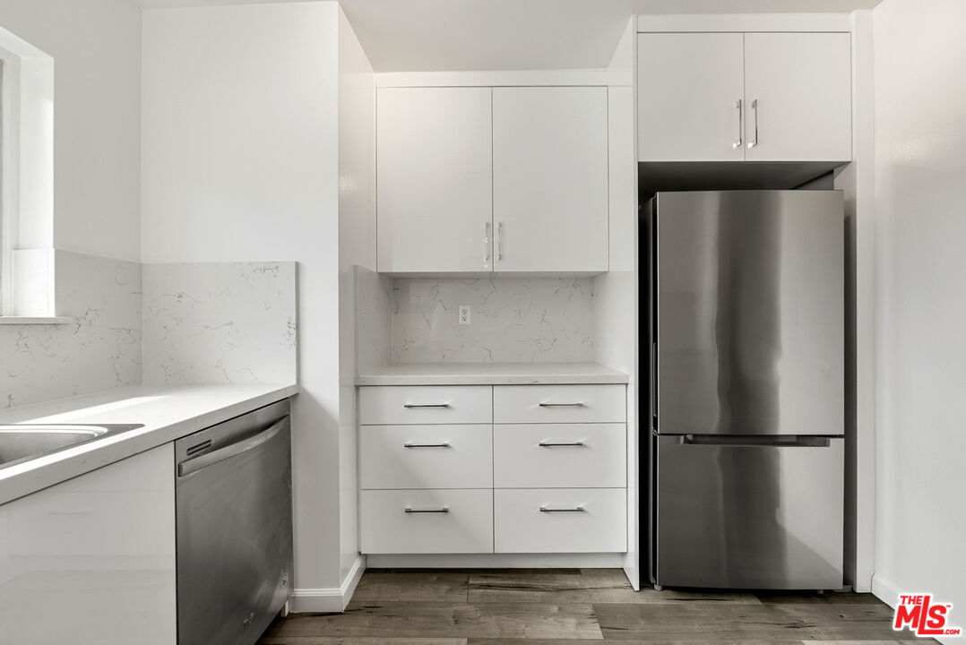 645 Westmount Dr Unit: 302