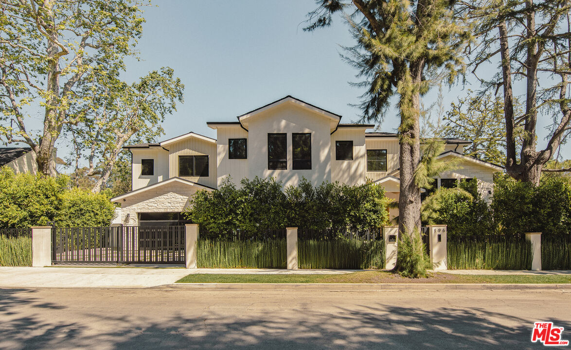 196 S Greenfield Ave