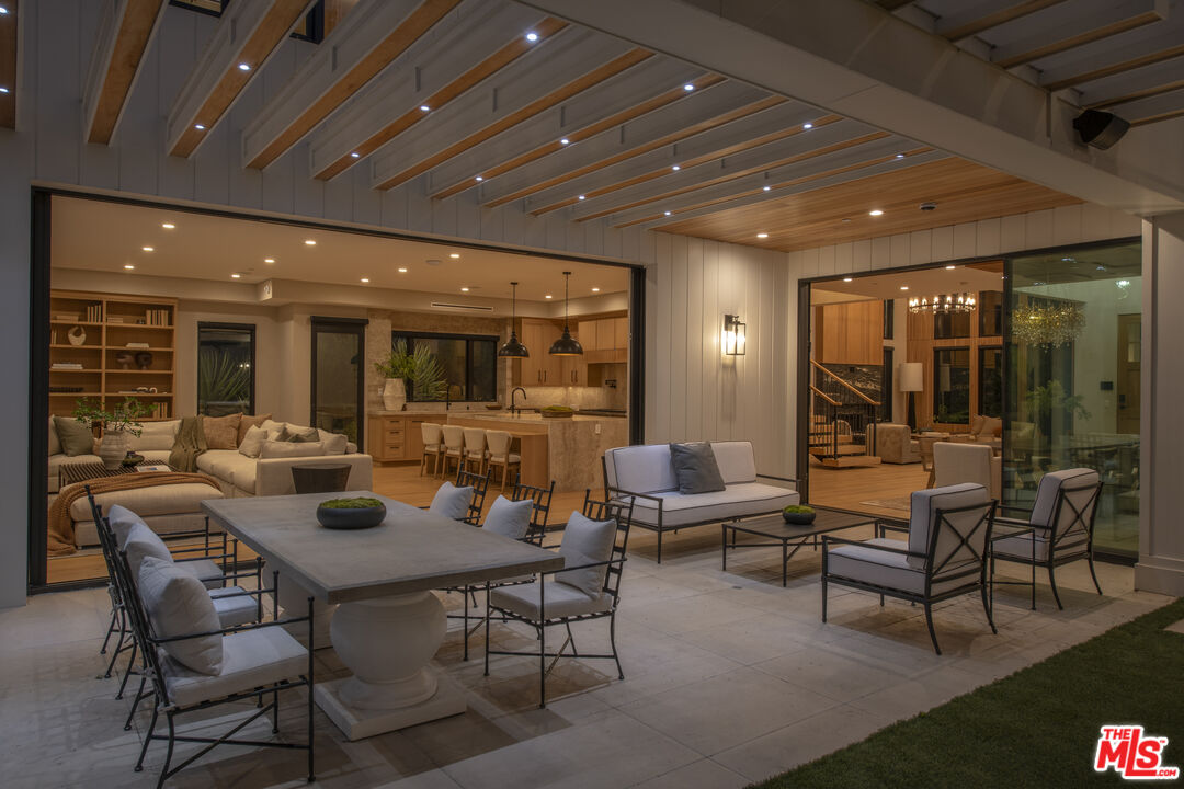 196 S Greenfield Ave