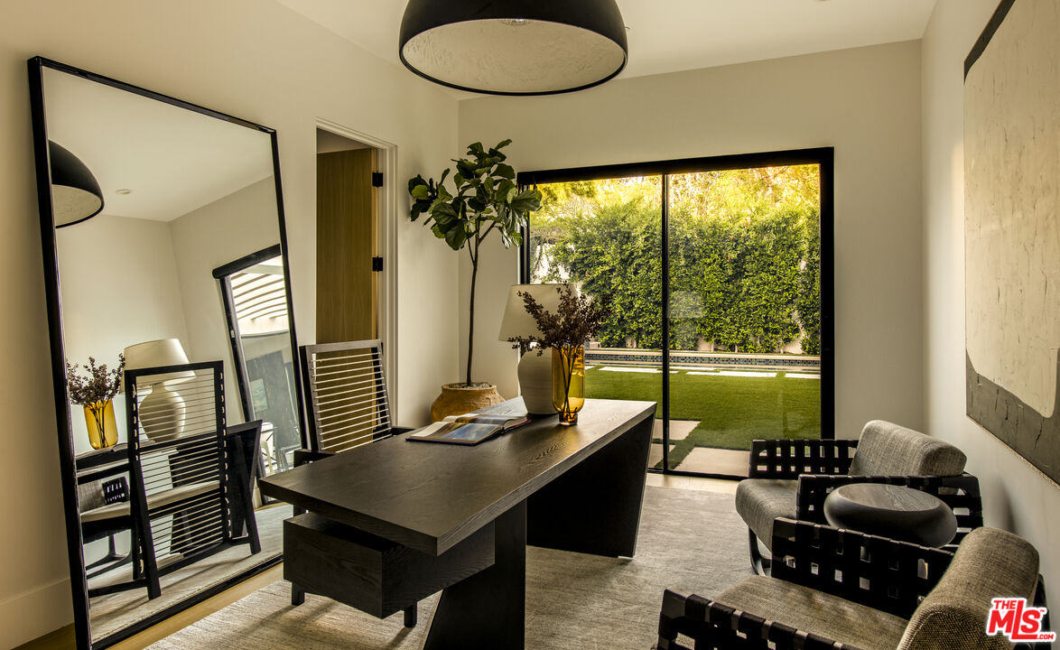 196 S Greenfield Ave