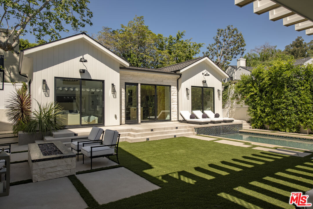 196 S Greenfield Ave