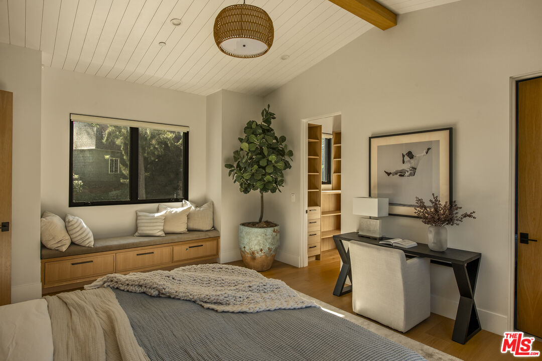 196 S Greenfield Ave