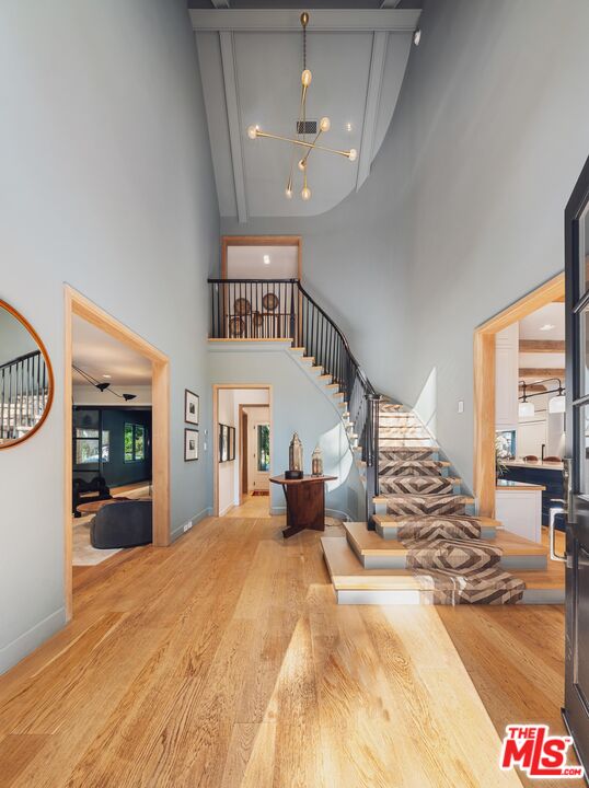 2600 Mandeville Canyon Rd