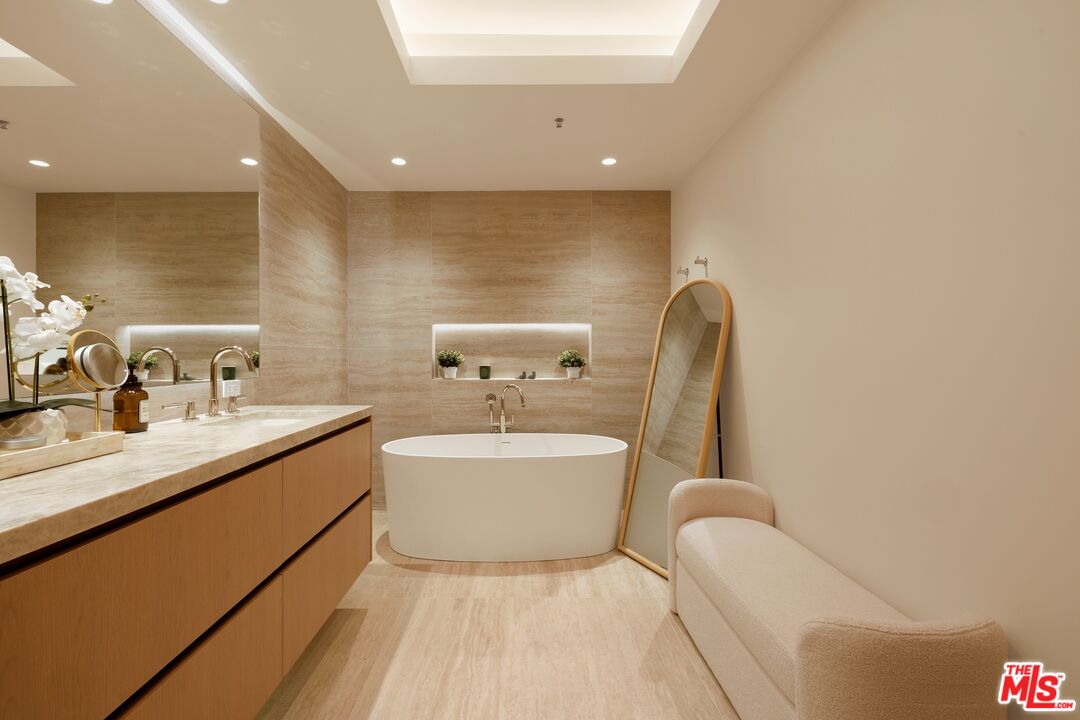 2132 Century Park Ln Unit: 407