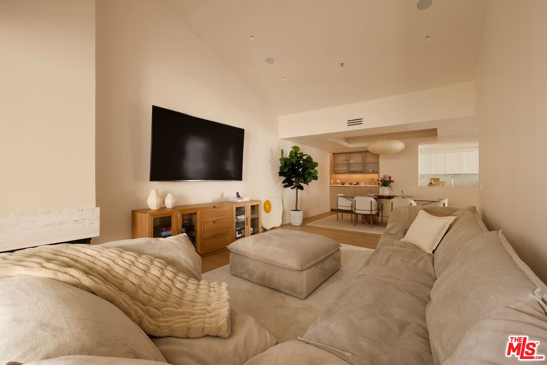 2132 Century Park Ln Unit: 407