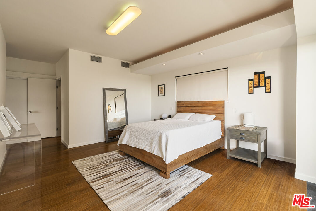 838 N Doheny Dr Unit: 1001