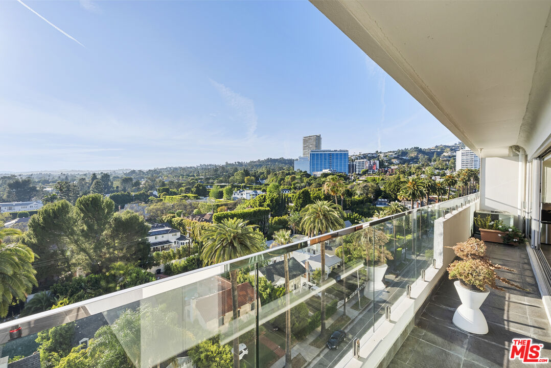 838 N Doheny Dr Unit: 1001