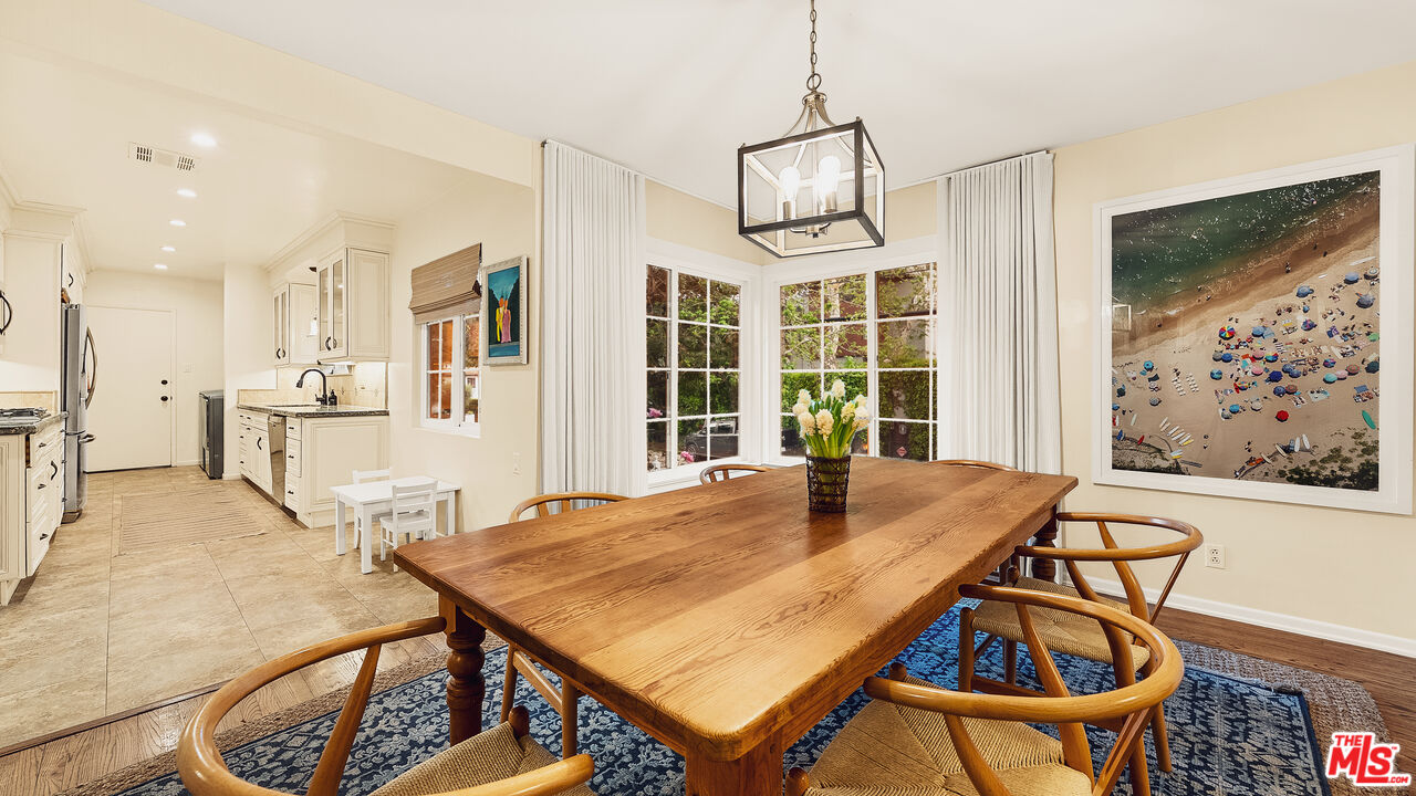 3634 Mandeville Canyon Rd