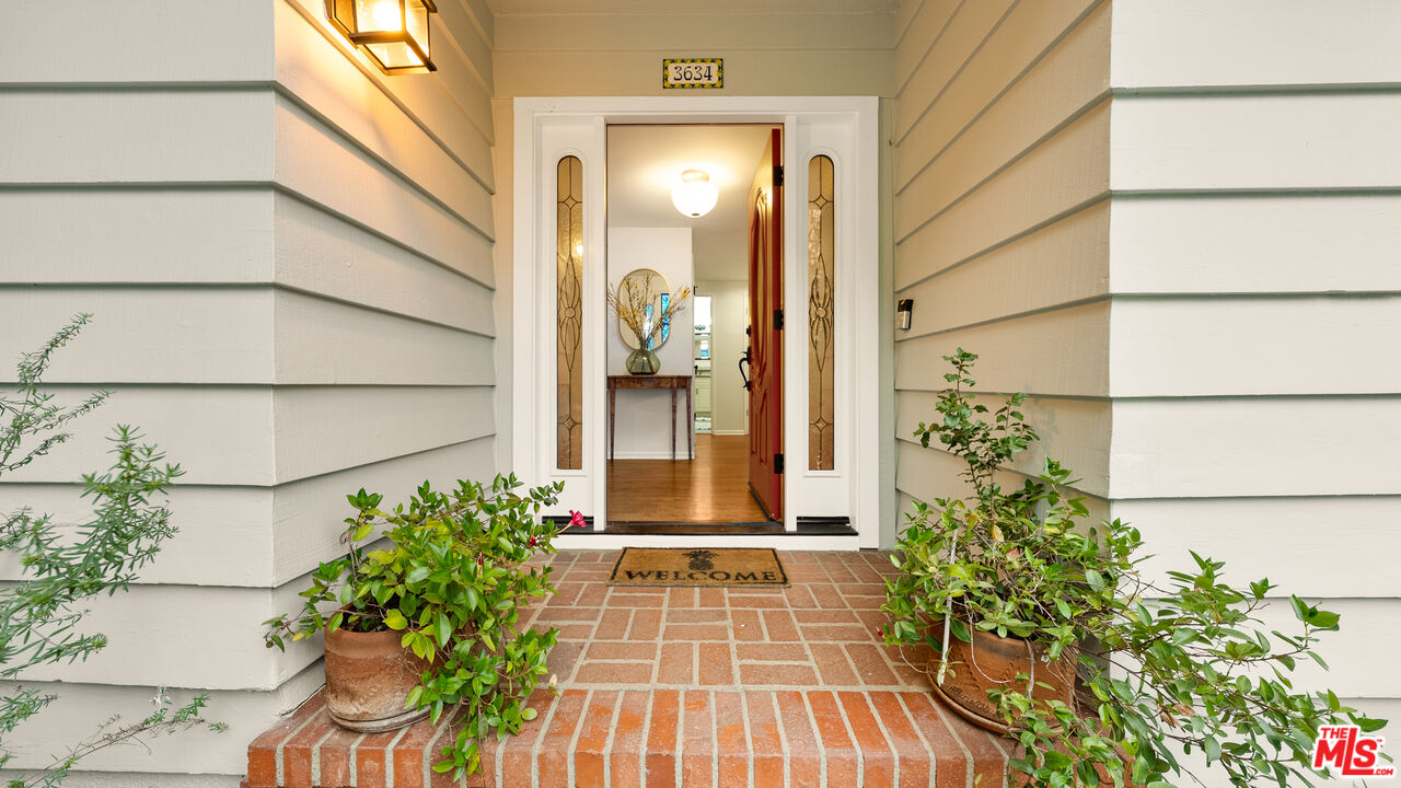 3634 Mandeville Canyon Rd