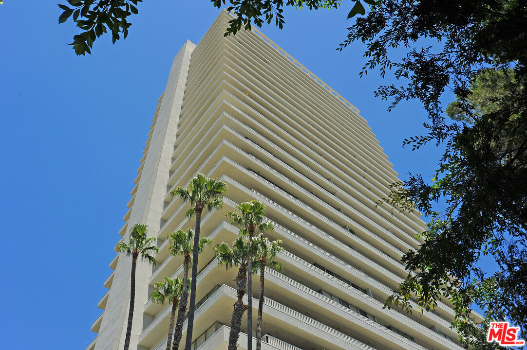 9255 Doheny Rd Unit: 607