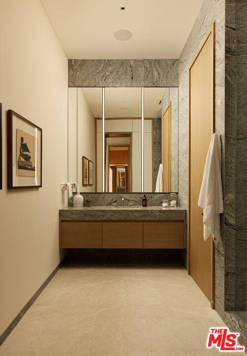 9255 Doheny Rd Unit: PH