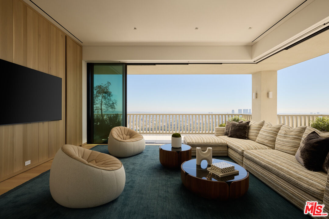 9255 Doheny Rd Unit: PH