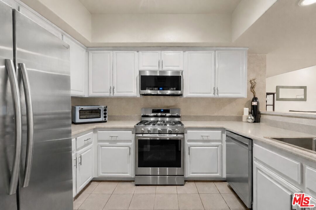 12011 Goshen Ave Unit: 102