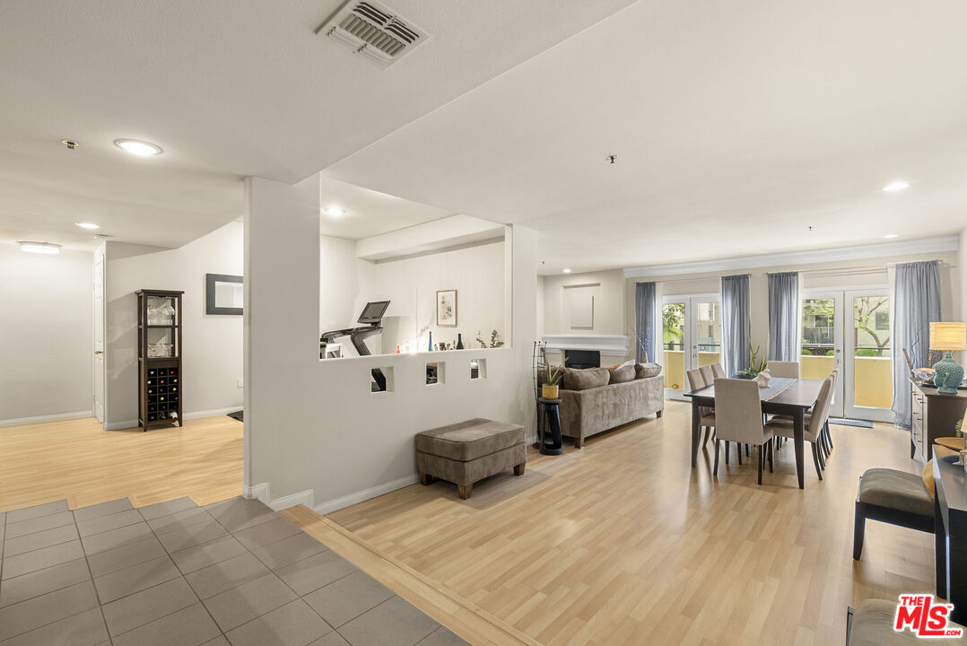 12011 Goshen Ave Unit: 102