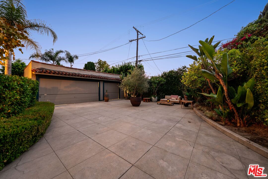 615 S Highland Ave