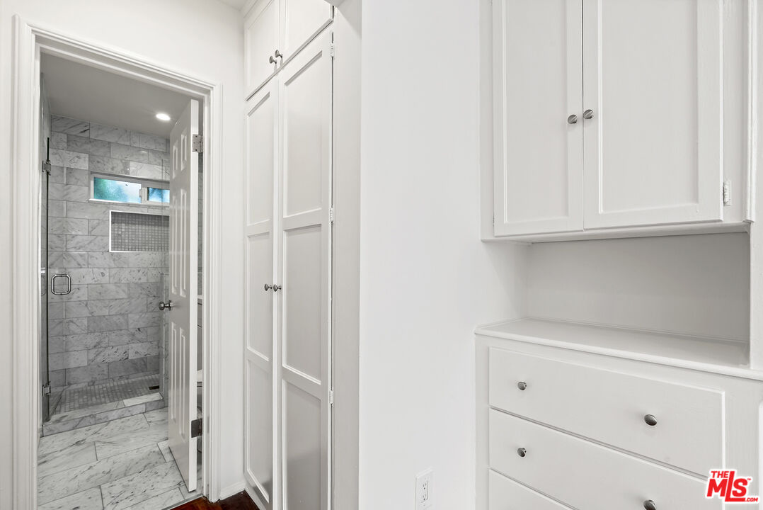 1235 N Harper Ave Unit: 19