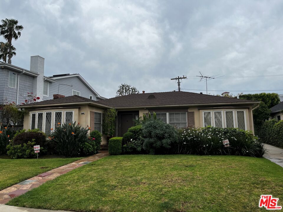 9054 Larke Ellen Cir