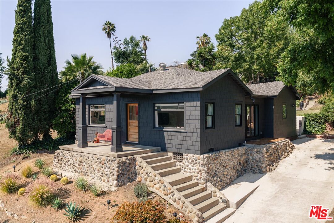1130 El Paso Dr