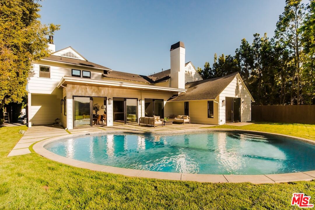 2179 Linda Flora Dr