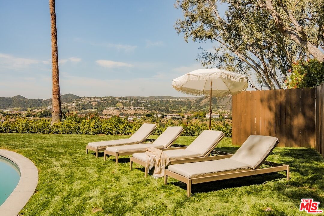 2179 Linda Flora Dr