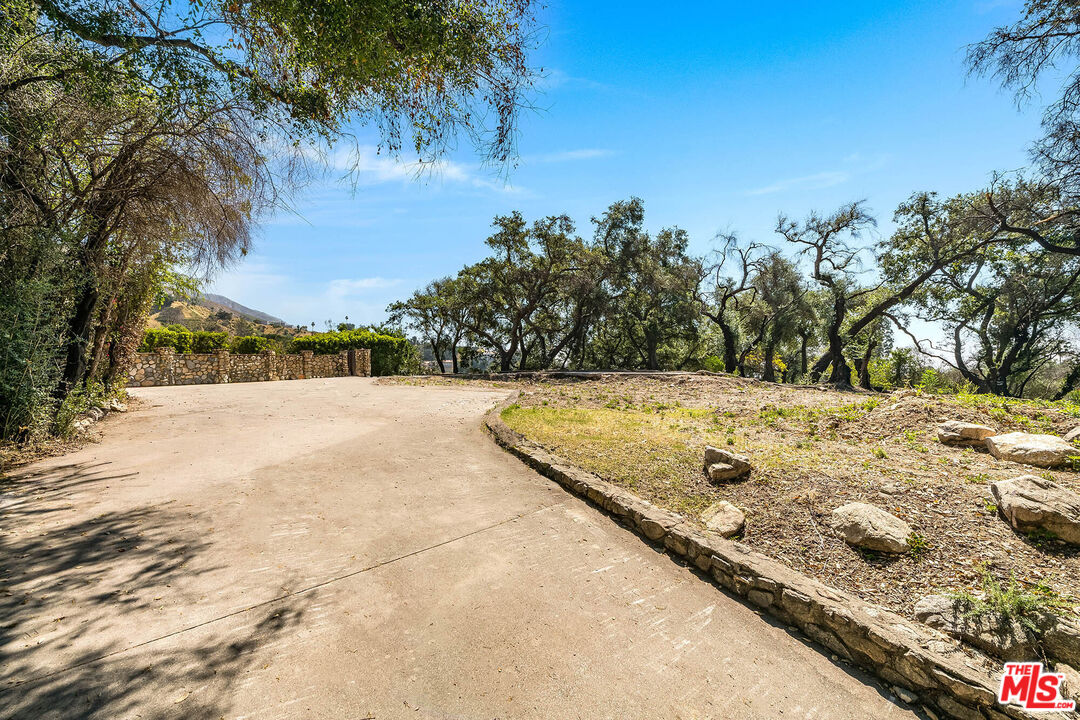 3172 Rubio Canyon Rd