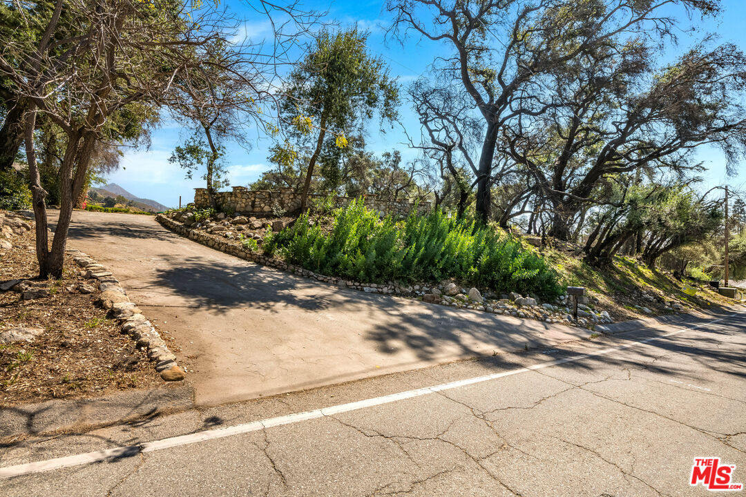 3172 Rubio Canyon Rd
