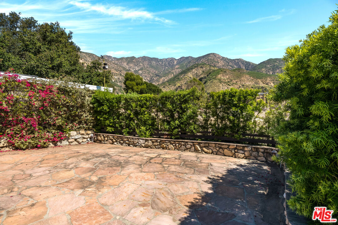 3172 Rubio Canyon Rd