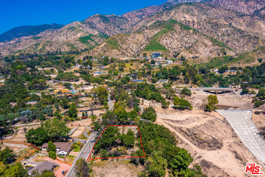 3172 Rubio Canyon Rd
