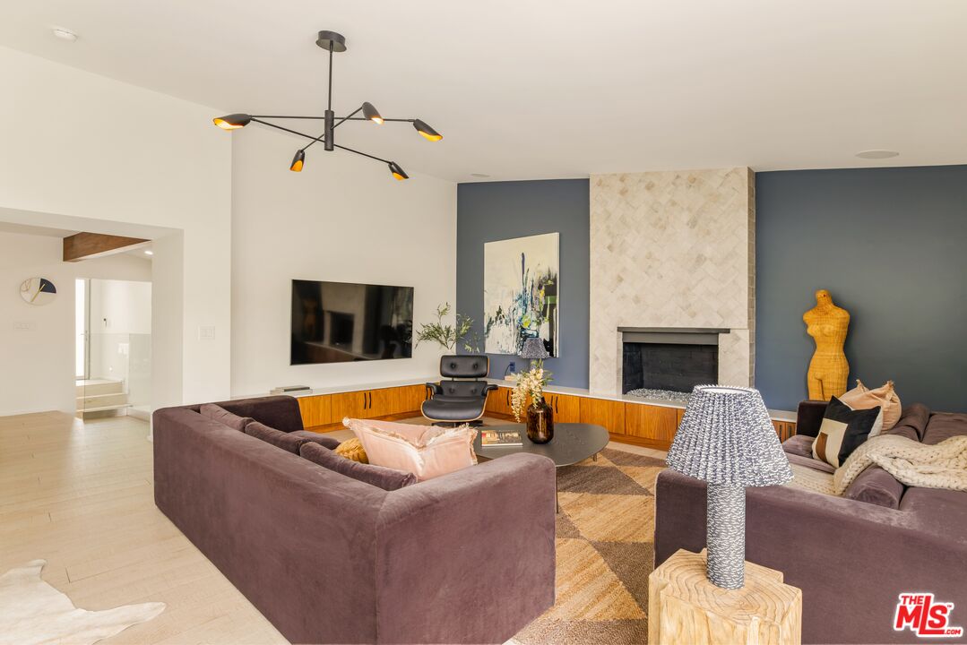 279 Mabery Rd