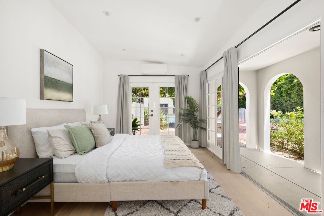712 N Rodeo Dr