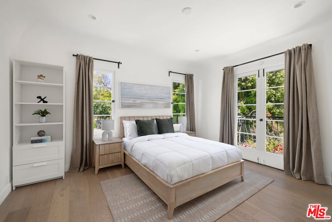 712 N Rodeo Dr