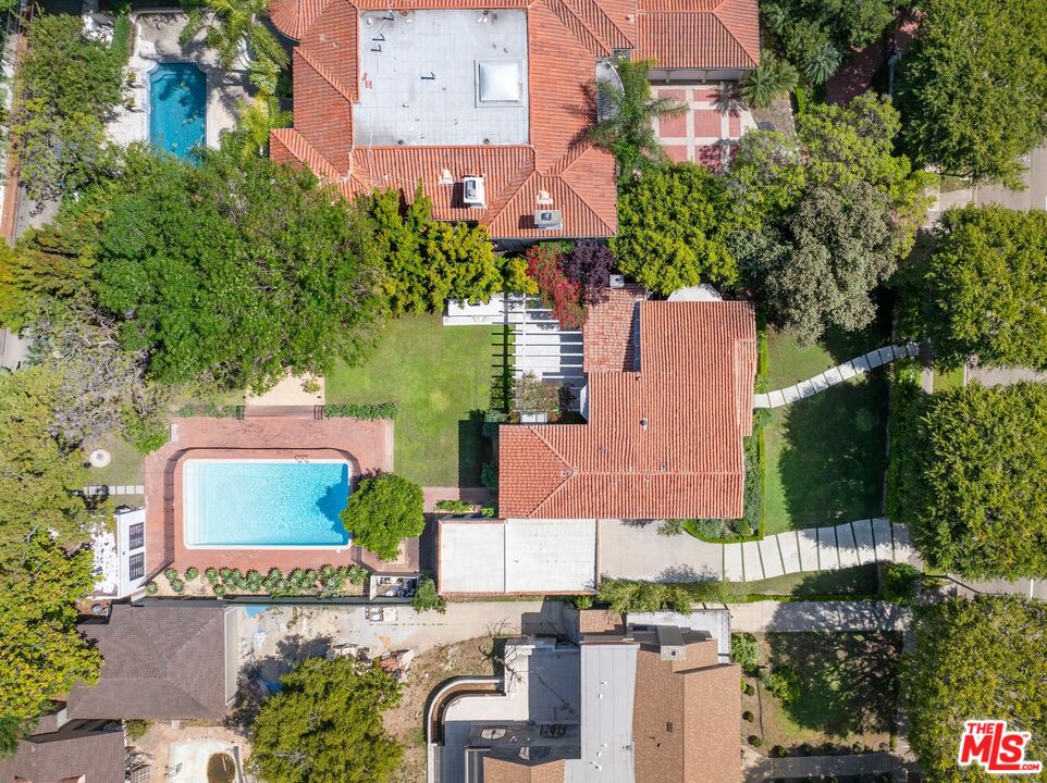 712 N Rodeo Dr
