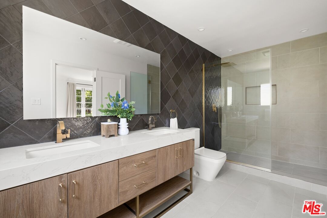 712 N Rodeo Dr