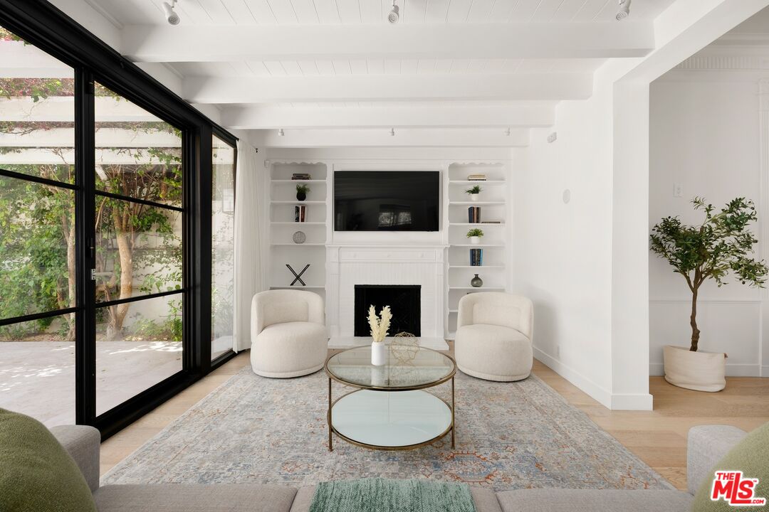 712 N Rodeo Dr