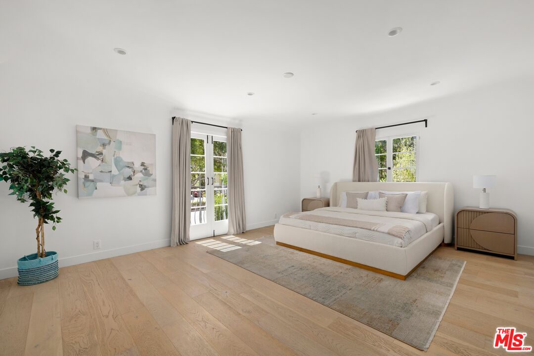 712 N Rodeo Dr