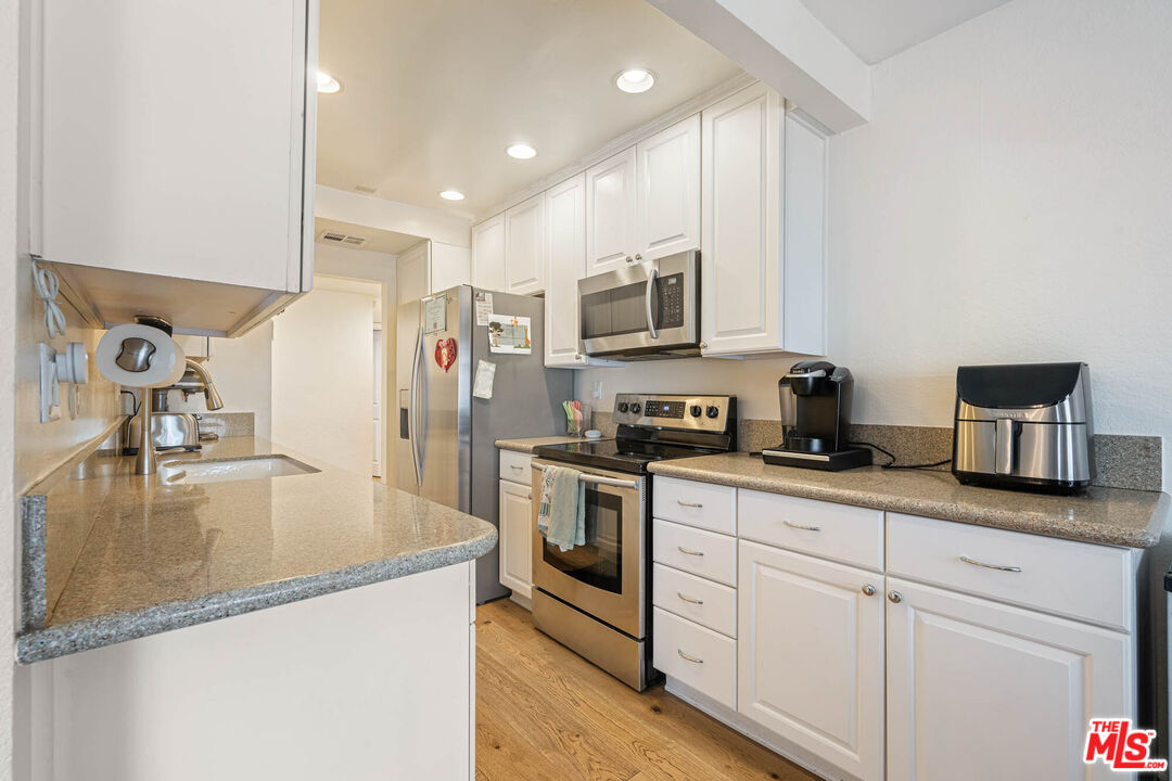 1515 S Beverly Dr Unit: 201