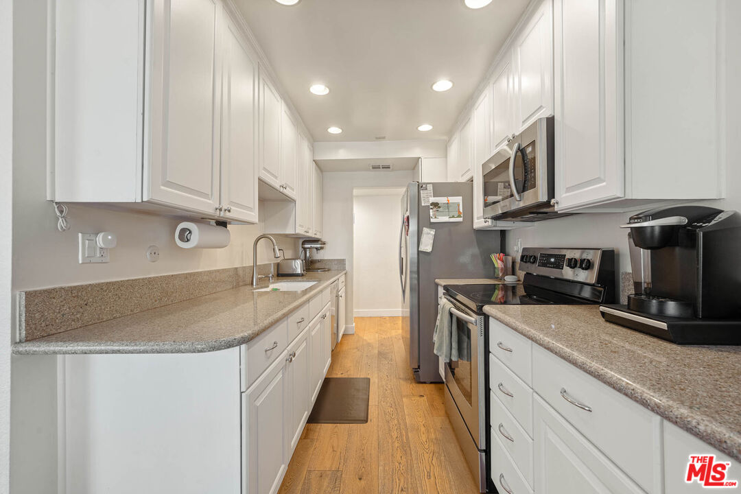 1515 S Beverly Dr Unit: 201