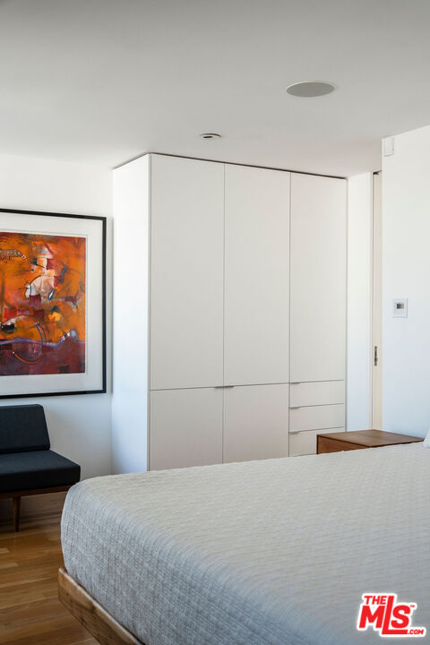 34 S Venice Blvd Unit: 2